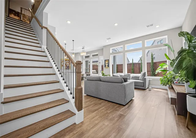 Photo 4 of Single family home for sale at 3615 Cambridge Gate Ln, Houston, TX 77055 | MLS# 13323903 | Listing updated on 2026-09-13