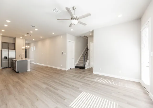 5th image of 3006 Moonlit Mesa Ln, Houston, TX 77063 | MLS# 87083412