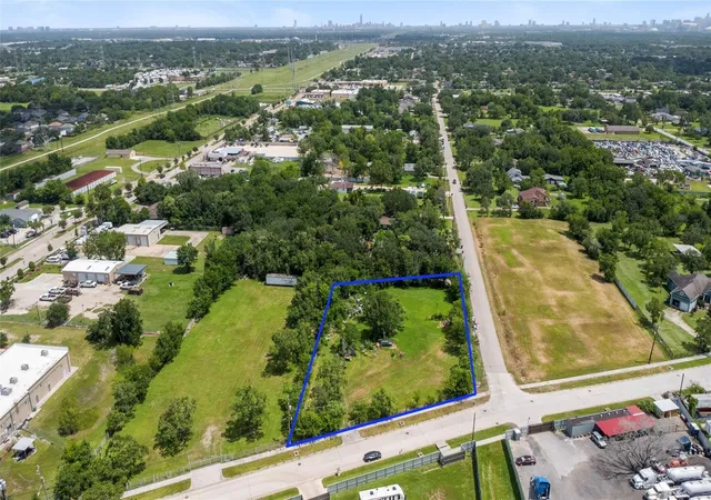 1st image of 4410 Simsbrook Dr, Houston, TX 77045 | MLS# 54557659