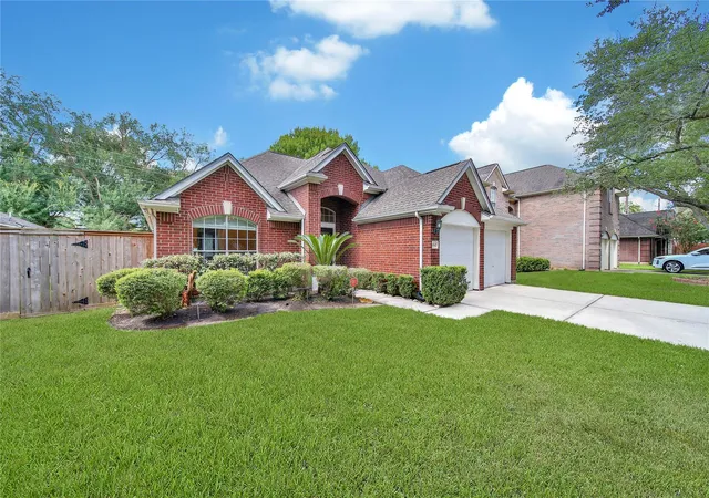 3rd image of 15427 Truslow Point Ln, Sugar Land, TX 77478 | MLS# 27984905