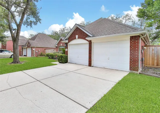 4th image of 15427 Truslow Point Ln, Sugar Land, TX 77478 | MLS# 27984905