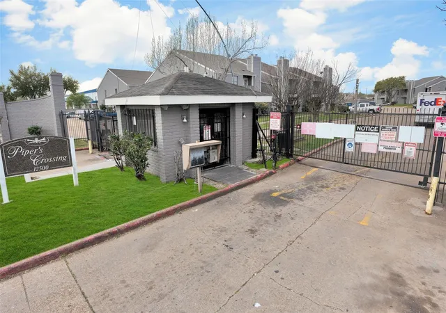 2nd image of 12500 Sandpiper Dr #11, Houston, TX 77035 | MLS# 64315626