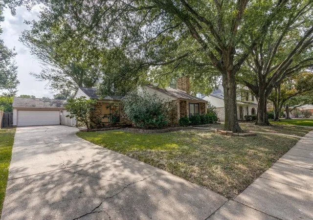 Photo 1 of Single family home for sale at 8214 Pine Fls Dr, Houston, TX 77095 | MLS# 16511511 | Listing updated on 2026-09-19