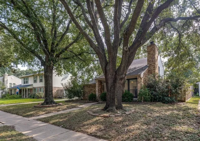 Photo 3 of Single family home for sale at 8214 Pine Fls Dr, Houston, TX 77095 | MLS# 16511511 | Listing updated on 2026-09-19