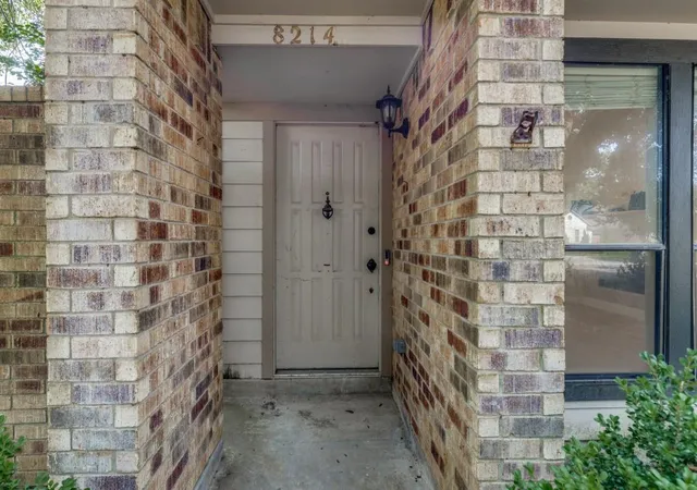 Photo 3 of Single family home for sale at 8214 Pine Fls Dr, Houston, TX 77095 | MLS# 16511511 | Listing updated on 2026-09-19
