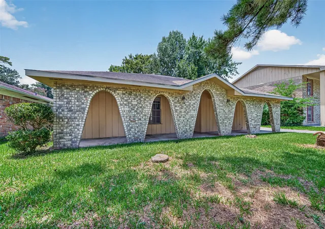 3rd image of 23027 Briarcreek Blvd, Spring, TX 77373 | MLS# 74526372