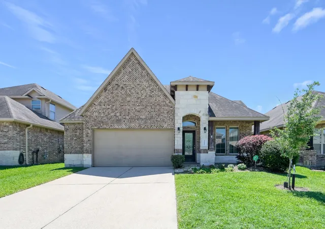 Photo 2 of Sale Pending at 5615 Glenfield Spring Ln, Spring, TX 77389 | MLS# 40142842 | Listing updated on 2026-09-08