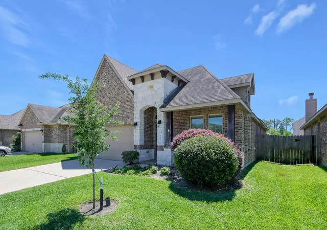 Photo 2 of Sale Pending at 5615 Glenfield Spring Ln, Spring, TX 77389 | MLS# 40142842 | Listing updated on 2026-09-08