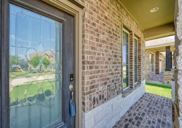 Photo 4 of Sale Pending at 5615 Glenfield Spring Ln, Spring, TX 77389 | MLS# 40142842 | Listing updated on 2026-09-08