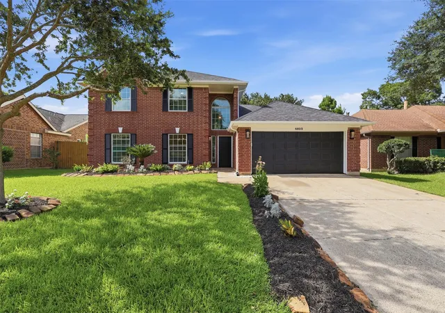1st image of 4823 Meadowglen Dr, Pearland, TX 77584 | MLS# 38326302