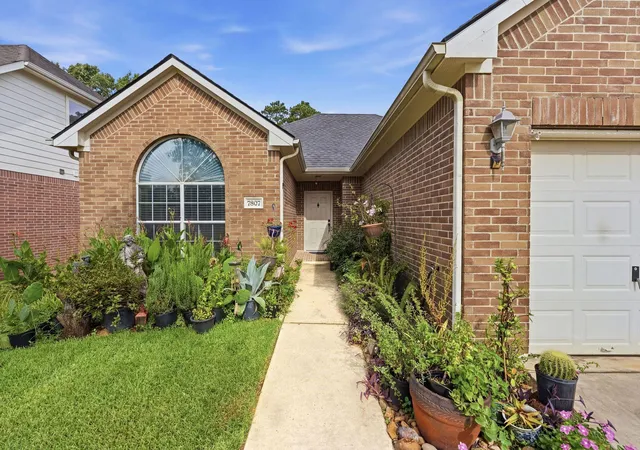 Photo 2 of Single family home for sale at 7807 Board Xing, Conroe, TX 77304 | MLS# 32727221 | Listing updated on 2026-09-01