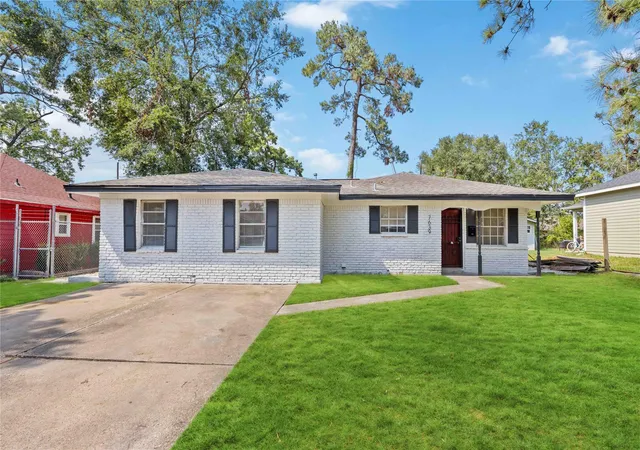 Photo 1 of Single family home for sale at 7639 Bigwood St, Houston, TX 77016 | MLS# 7577103 | Listing updated on 2026-06-13