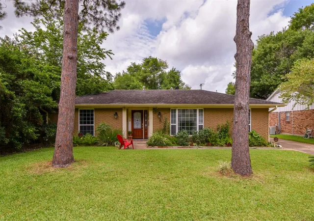 2nd image of 9030 Quebec Dr, Houston, TX 77096 | MLS# 79018049