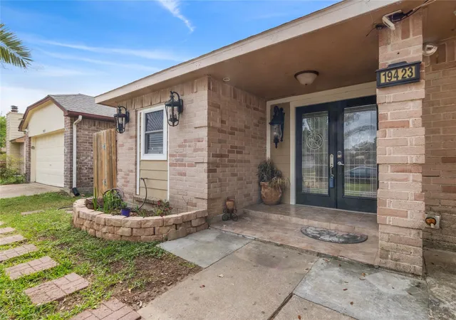 4th image of 19423 Cypress Bay Ct, Katy, TX 77449 | MLS# 26011975