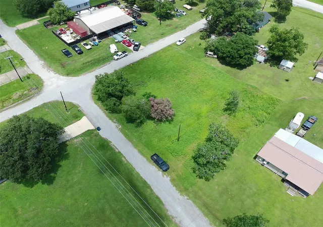 1st image of 2702 12th St, Hempstead, TX 77445 | MLS# 15679756