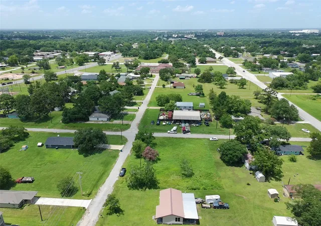 6th image of 2702 12th St, Hempstead, TX 77445 | MLS# 15679756