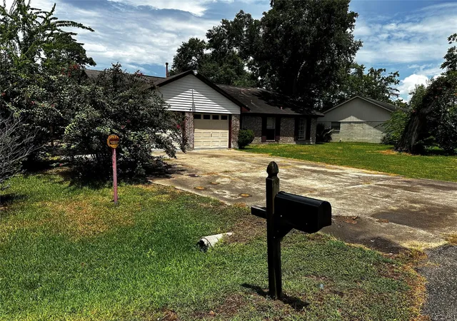 Photo 2 of Single family home for sale at 205 Honeysuckle Dr, Baytown, TX 77520 | MLS# 87402370 | Listing updated on 2026-09-10