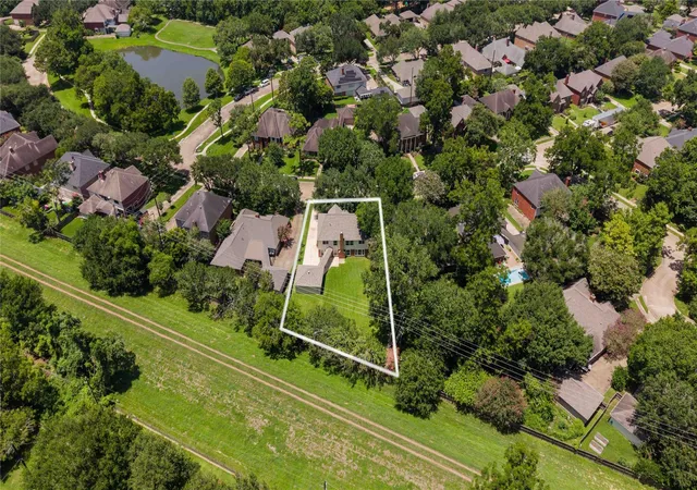 3rd image of 4519 Warwick Dr, Sugar Land, TX 77479 | MLS# 54068655