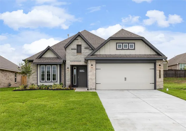 Photo 1 of Single family home for sale at 2071 Winepress Rd, Brenham, TX 77833 | MLS# 69738570 | Listing updated on 2026-08-27