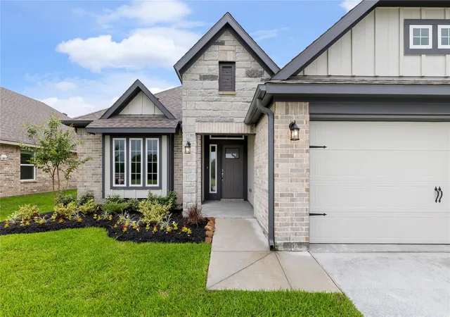 Photo 3 of Single family home for sale at 2071 Winepress Rd, Brenham, TX 77833 | MLS# 69738570 | Listing updated on 2026-08-27