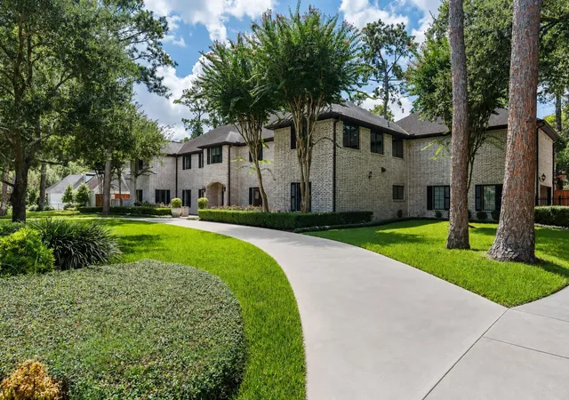 Photo 3 of Mansion for sale at 11407 Holidan Way, Houston, TX 77024 | MLS# 32388697 | Listing updated on 2026-09-01