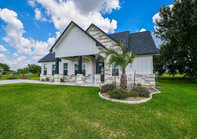 Photo 3 of Single family home for sale at 595 Buckskin Dr, Palacios, TX 77465 | MLS# 91327251 | Listing updated on 2026-08-27
