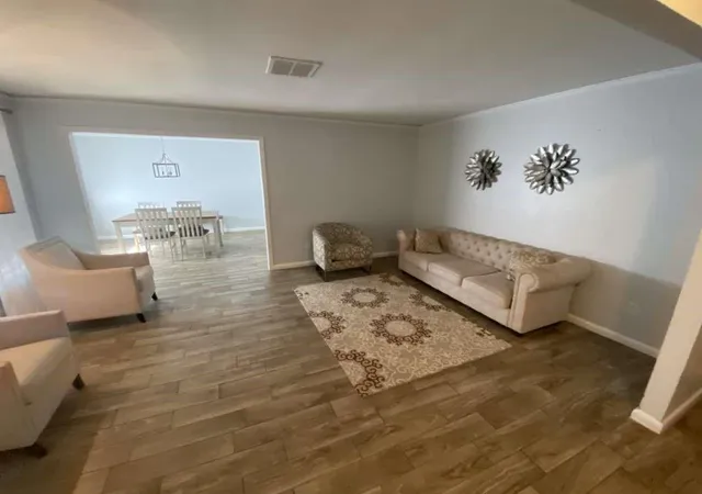 2nd image of 5566 Beechnut St, Houston, TX 77096 | MLS# 57438454