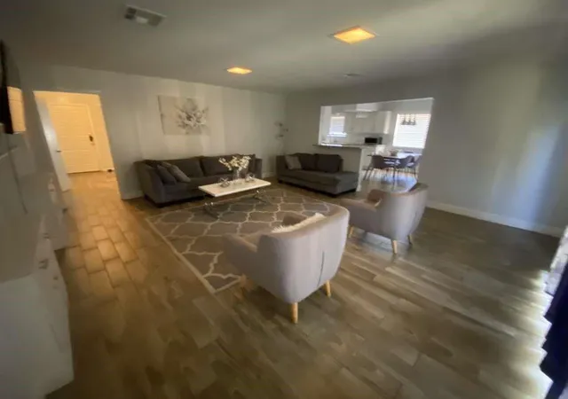 3rd image of 5566 Beechnut St, Houston, TX 77096 | MLS# 57438454