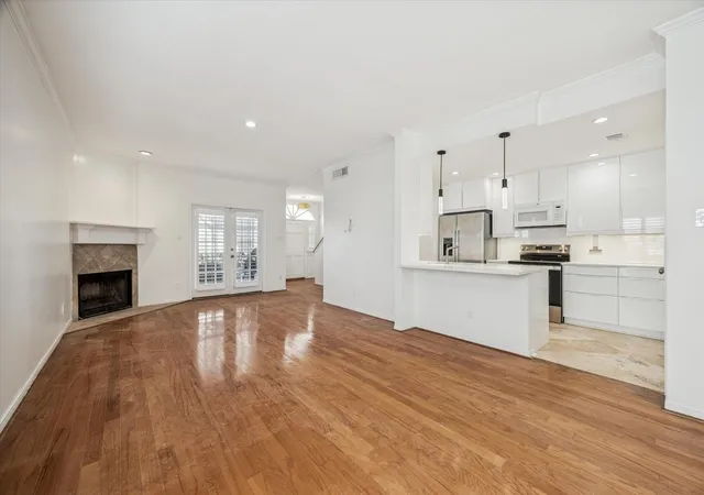 2nd image of 2220 Bering Dr #26, Houston, TX 77057 | MLS# 14095365