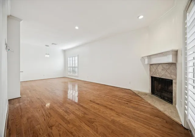 5th image of 2220 Bering Dr #26, Houston, TX 77057 | MLS# 14095365