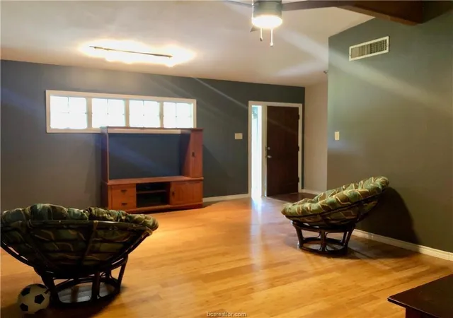 4th image of 807 Vine St, Bryan, TX 77802 | MLS# 26390093