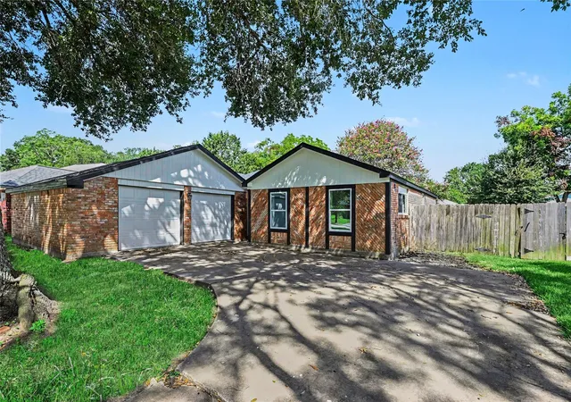 1st image of 2621 Truman Cir, Rosenberg, TX 77471 | MLS# 85913046