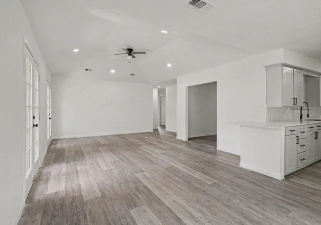 Photo 3 of Single family home for sale at 2621 Truman Cir, Rosenberg, TX 77471 | MLS# 85913046 | Listing updated on 2026-10-09