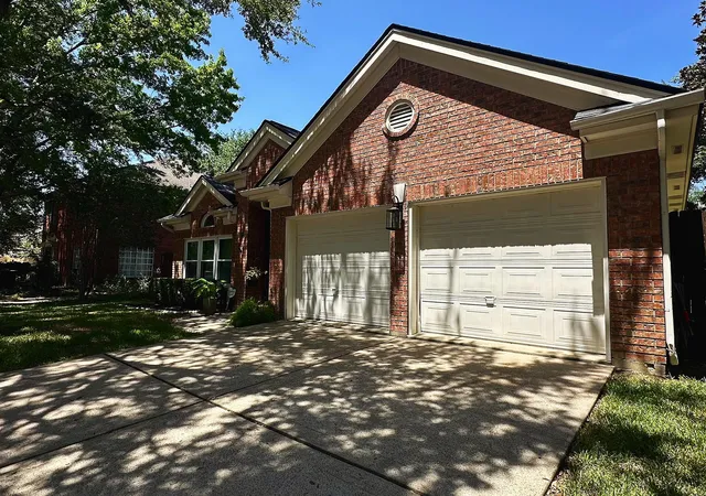 Photo 2 of Single family home for sale at 14122 Manderly Dr, Houston, TX 77077 | MLS# 3881356 | Listing updated on 2026-09-08