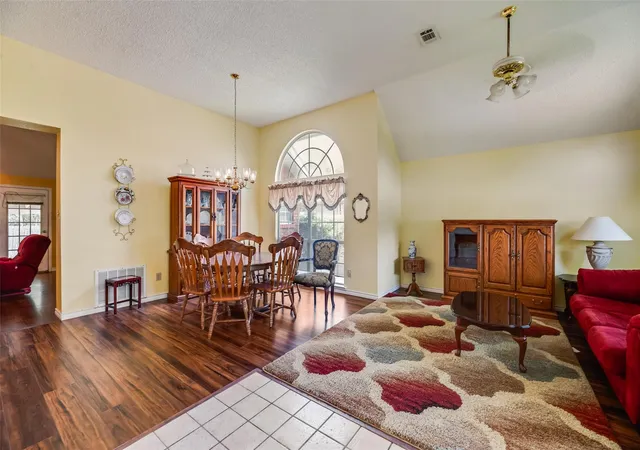 4th image of 2017 Spring Mills Rd, Mesquite, TX 75181 | MLS# 42144803