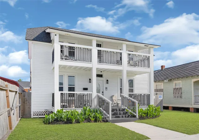 2nd image of 3624 Avenue S 1/2, Galveston, TX 77550 | MLS# 45529261