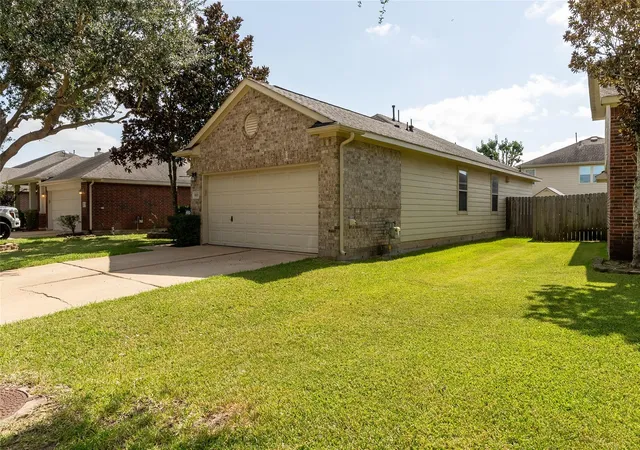 Photo 3 of Single family home for sale at 803 Pickett Hill Lane Lane, Rosenberg, TX 77469 | MLS# 87067802 | Listing updated on 2026-09-08