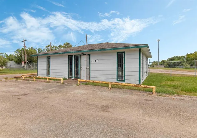 4th image of 3149 Harkey Rd, Pearland, TX 77584 | MLS# 7830678