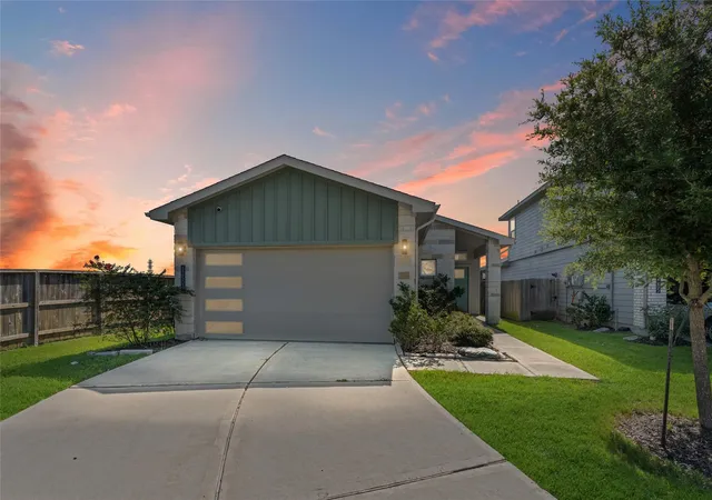 1st image of 12503 Newport Arch Ln, Houston, TX 77047 | MLS# 46613438
