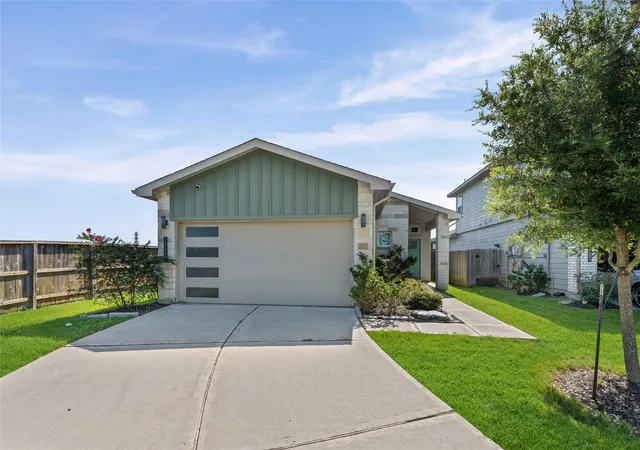 2nd image of 12503 Newport Arch Ln, Houston, TX 77047 | MLS# 46613438