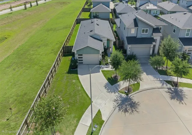 3rd image of 12503 Newport Arch Ln, Houston, TX 77047 | MLS# 46613438