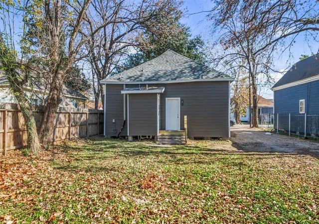 Photo 3 of Single family home for sale at 1609 Chapman St, Houston, TX 77009 | MLS# 21133668 | Listing updated on 2026-07-31