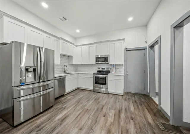 Photo 4 of Single family home for sale at 1609 Chapman St, Houston, TX 77009 | MLS# 21133668 | Listing updated on 2026-07-31
