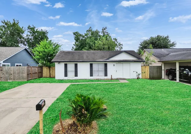 Photo 1 of Single family home for sale at 3207 Brookston St, Houston, TX 77045 | MLS# 23487737 | Listing updated on 2026-08-25