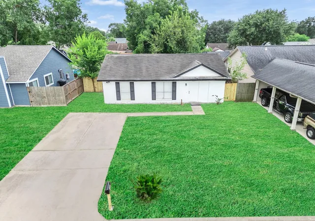 Photo 2 of Single family home for sale at 3207 Brookston St, Houston, TX 77045 | MLS# 23487737 | Listing updated on 2026-08-25