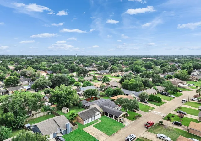 Photo 4 of Single family home for sale at 3207 Brookston St, Houston, TX 77045 | MLS# 23487737 | Listing updated on 2026-08-25