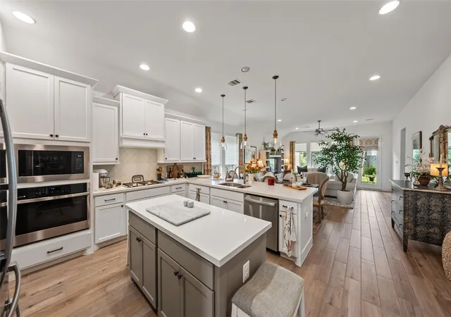 Photo 1 of Single family home for sale at 15718 Autumn Sun Ct, Conroe, TX 77302 | MLS# 20615412 | Listing updated on 2026-08-28