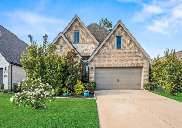 Photo 2 of Single family home for sale at 15718 Autumn Sun Ct, Conroe, TX 77302 | MLS# 20615412 | Listing updated on 2026-08-28