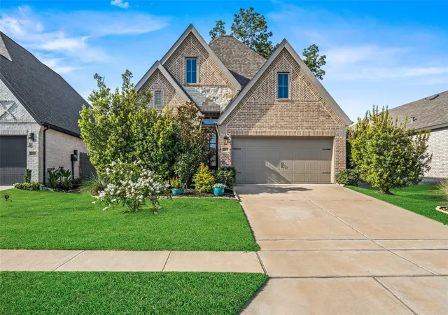 Photo 3 of Single family home for sale at 15718 Autumn Sun Ct, Conroe, TX 77302 | MLS# 20615412 | Listing updated on 2026-08-28