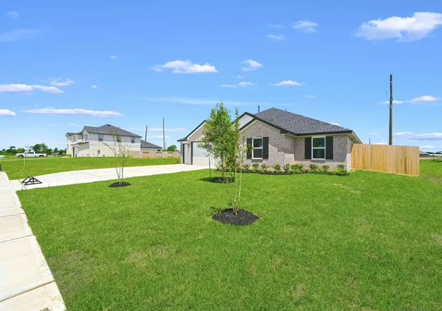 Photo 3 of Single family home for sale at 15111 Cibolo Ln, Baytown, TX 77523 | MLS# 40901120 | Listing updated on 2026-09-12